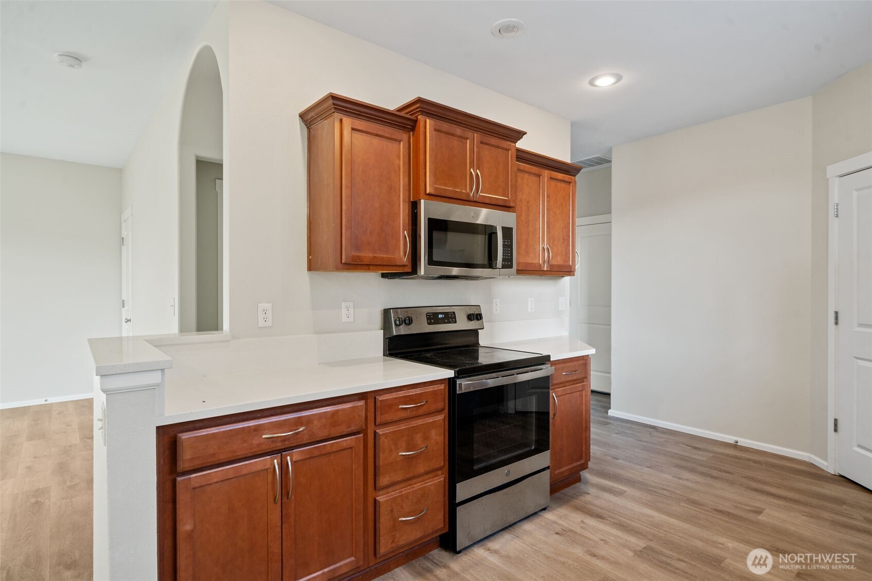 8117 5257 207th Street E