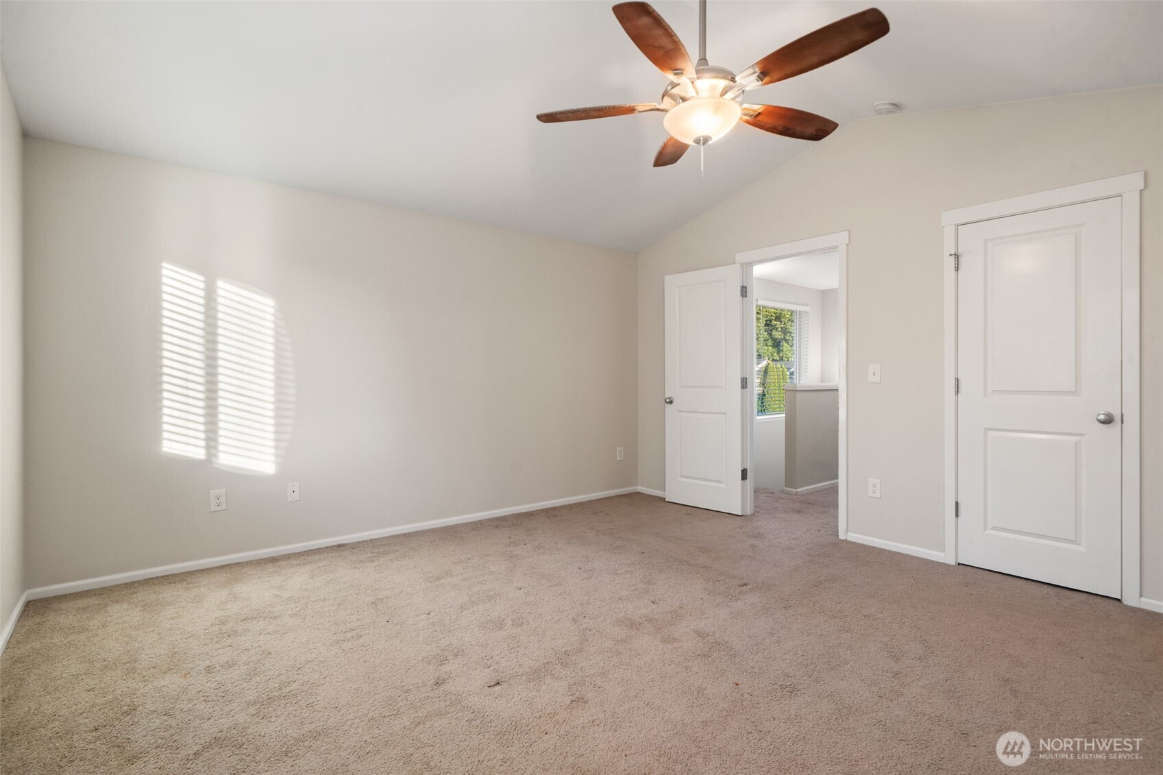 8117 5257 207th Street E