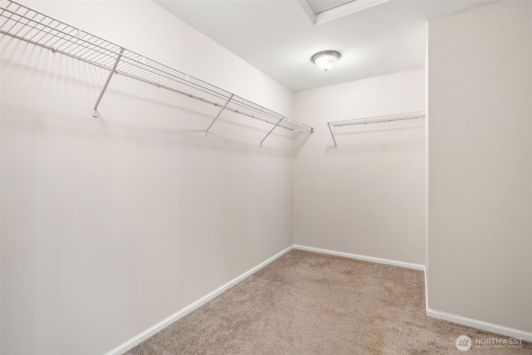 8117 5257 207th Street E