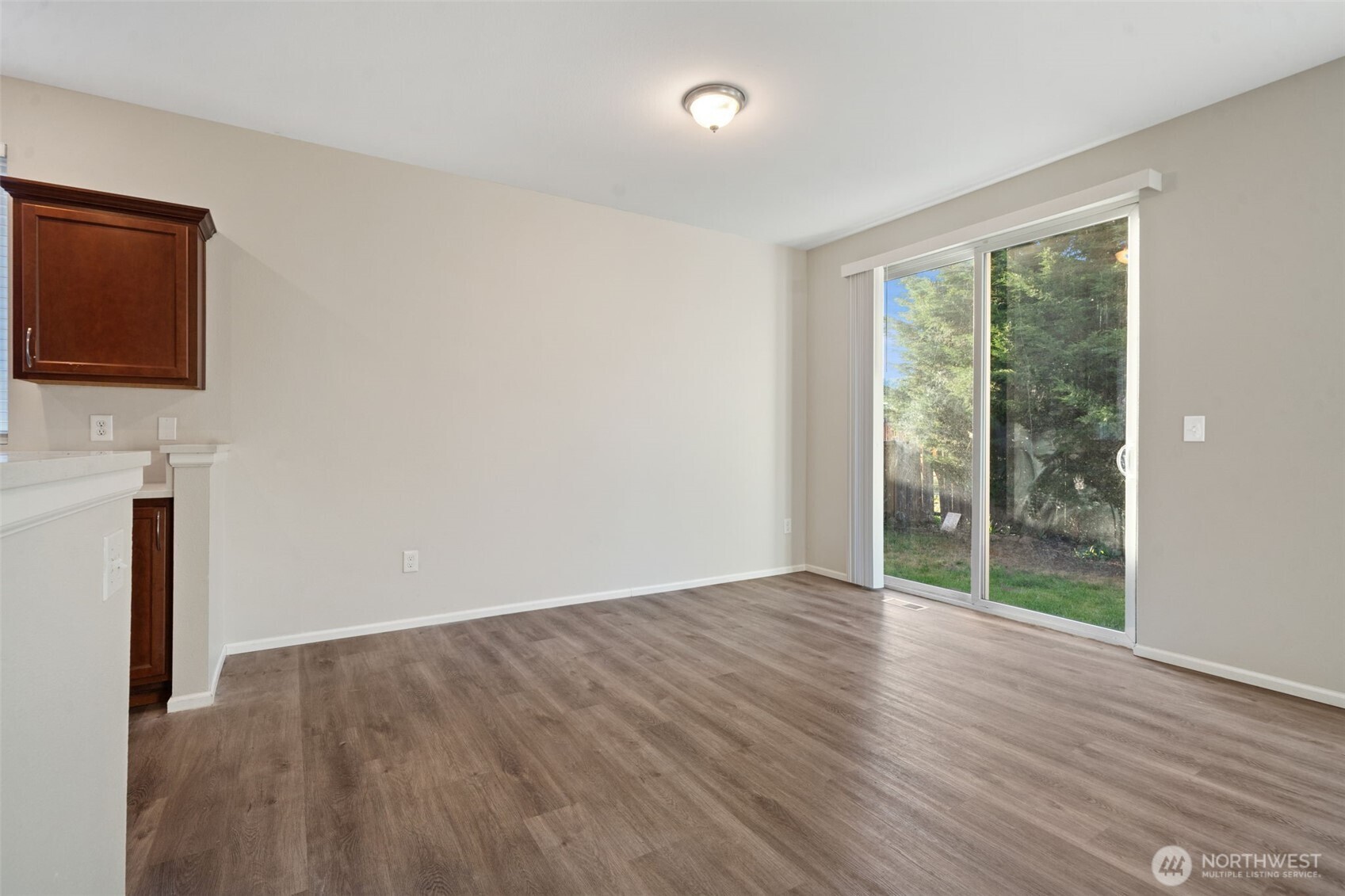 8117 5257 207th Street E