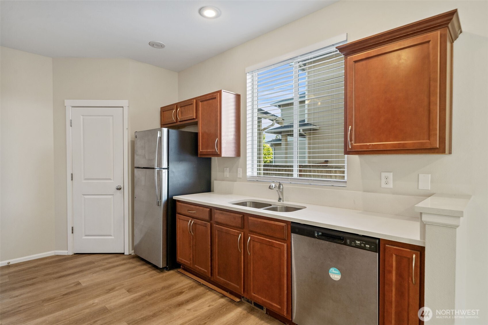 8117 5257 207th Street E