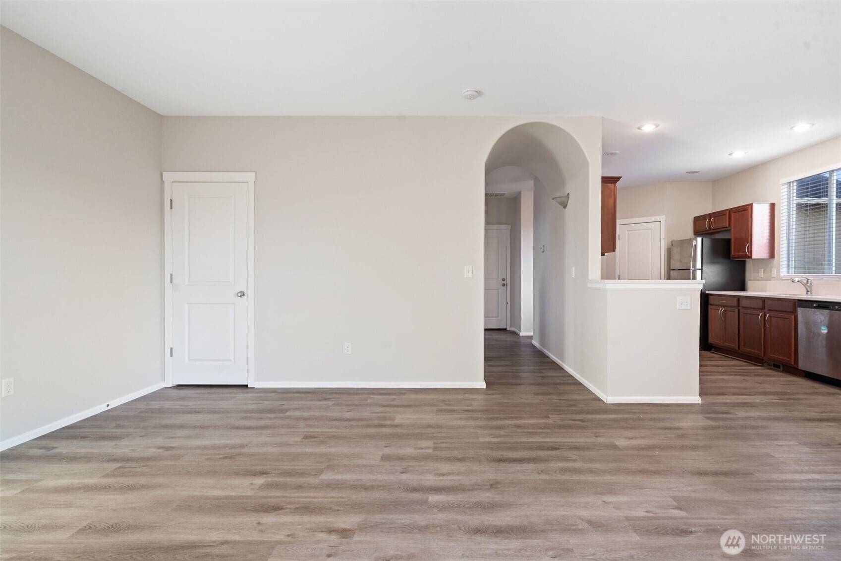 8117 5257 207th Street E