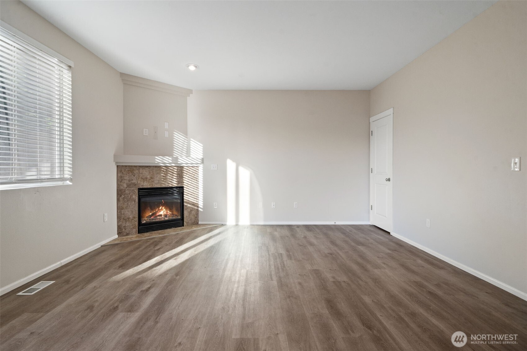8117 5257 207th Street E