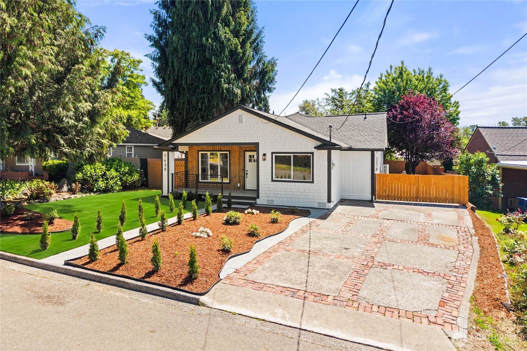 7435 S 118th Place
