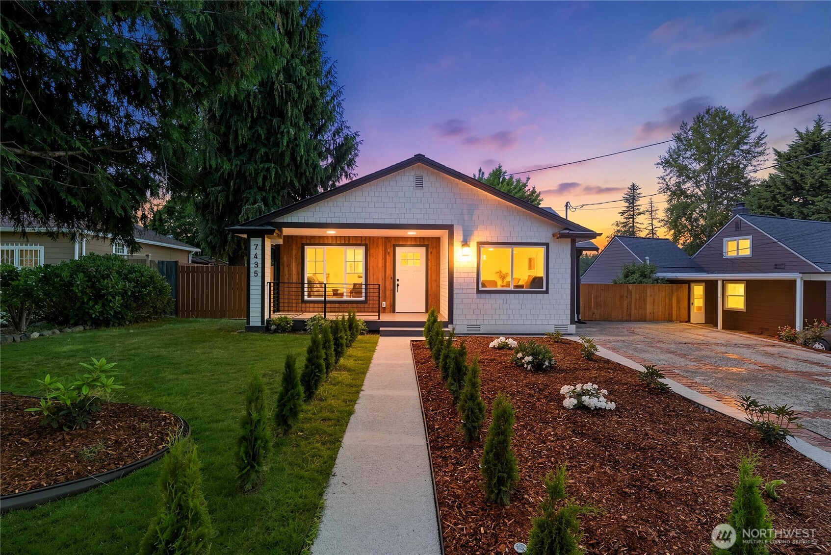 7435 S 118th Place
