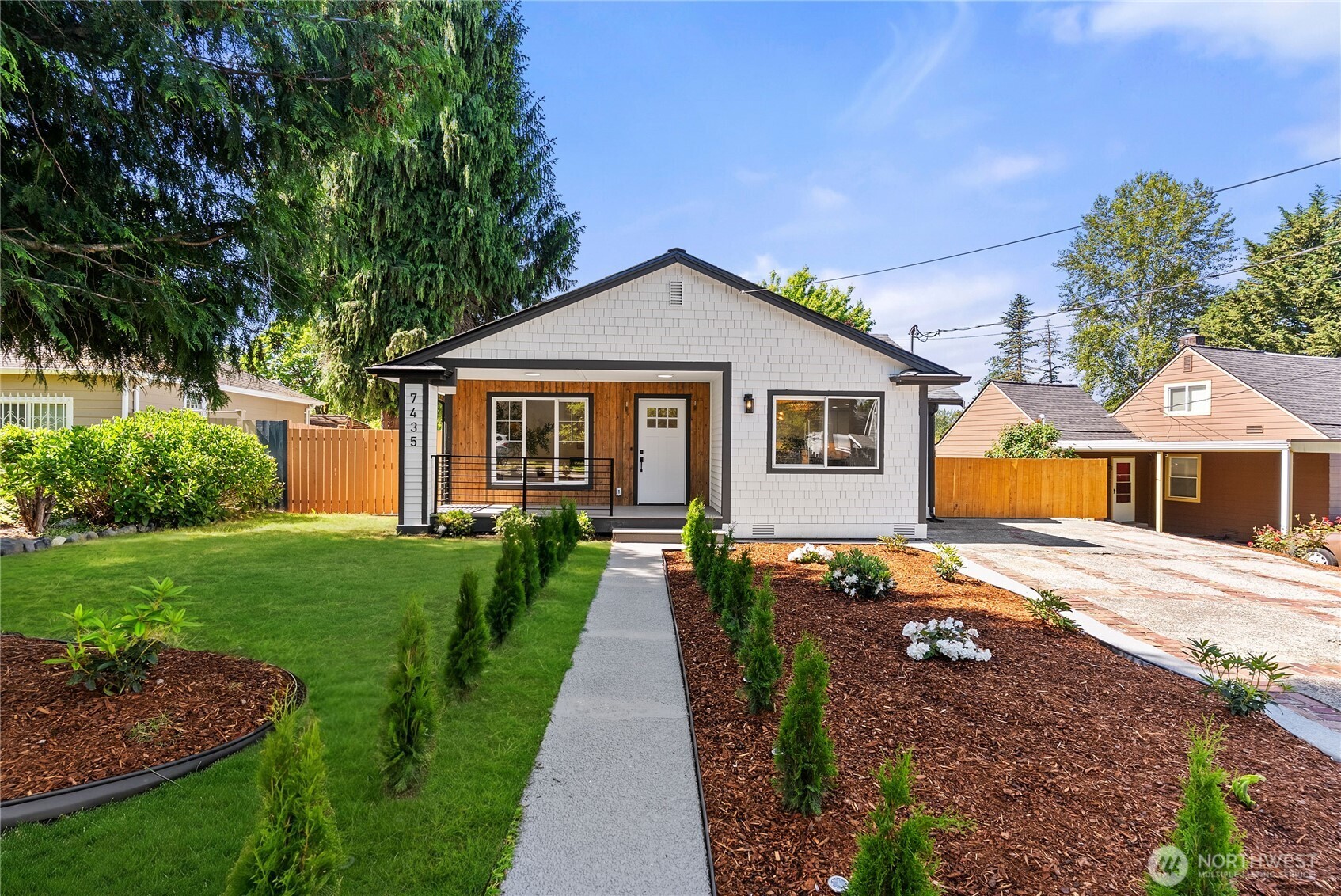 7435 S 118th Place