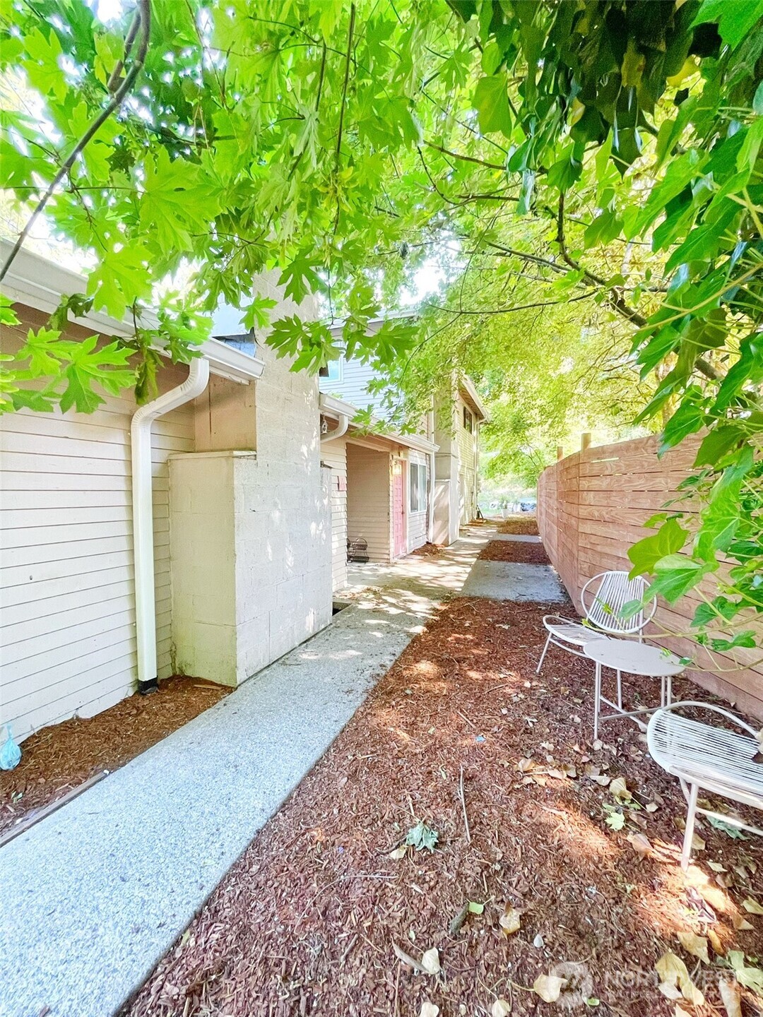 1714 SE Susan Unit: B