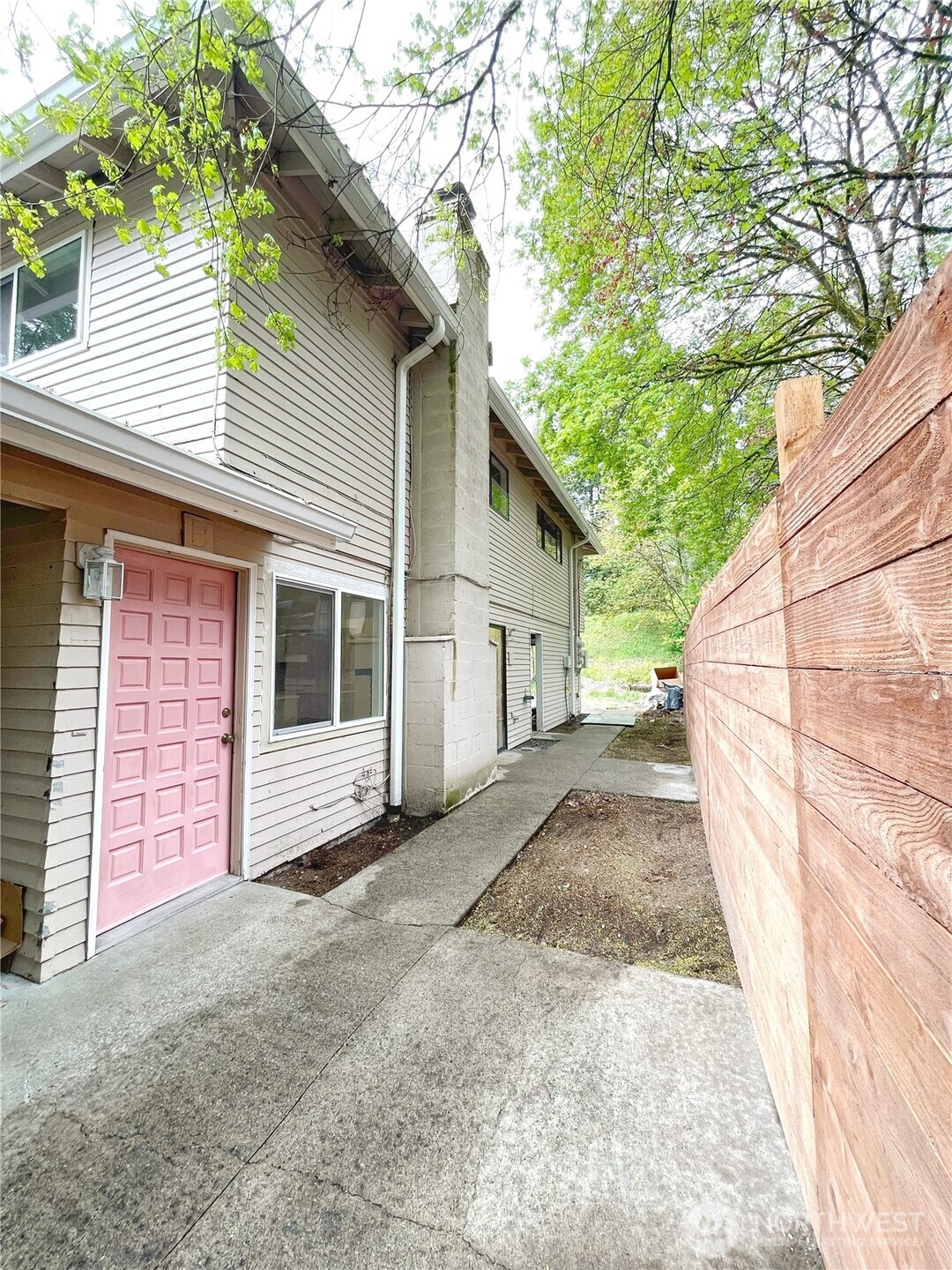 1714 SE Susan Unit: B