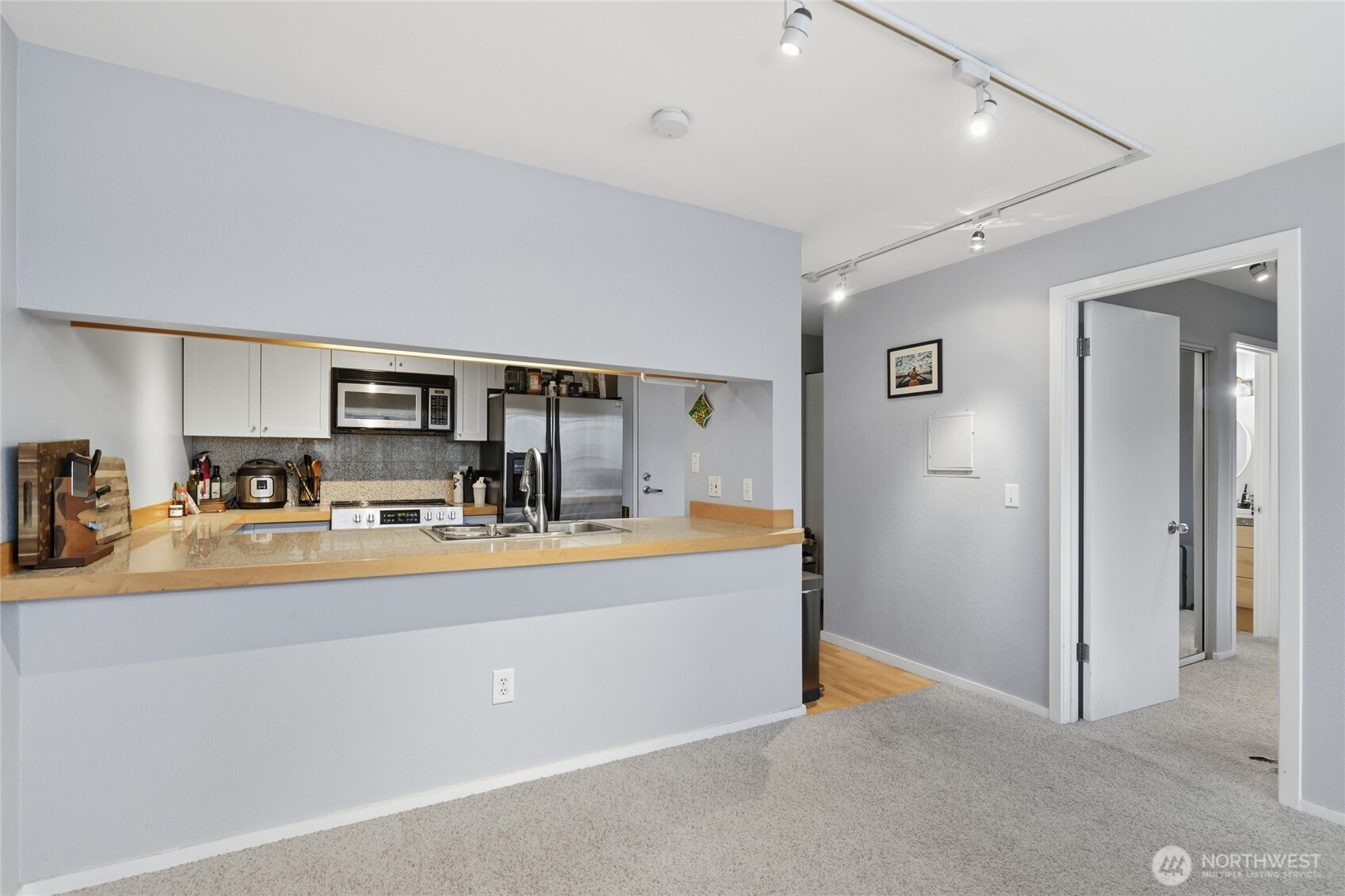 275 W Roy Street Unit: 412
