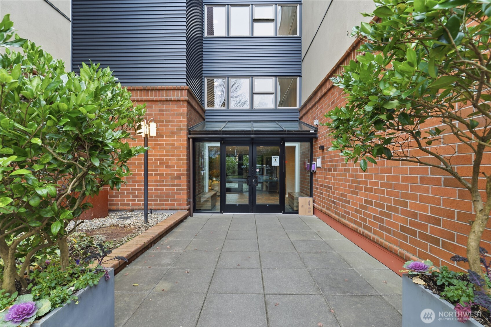 275 W Roy Street Unit: 412