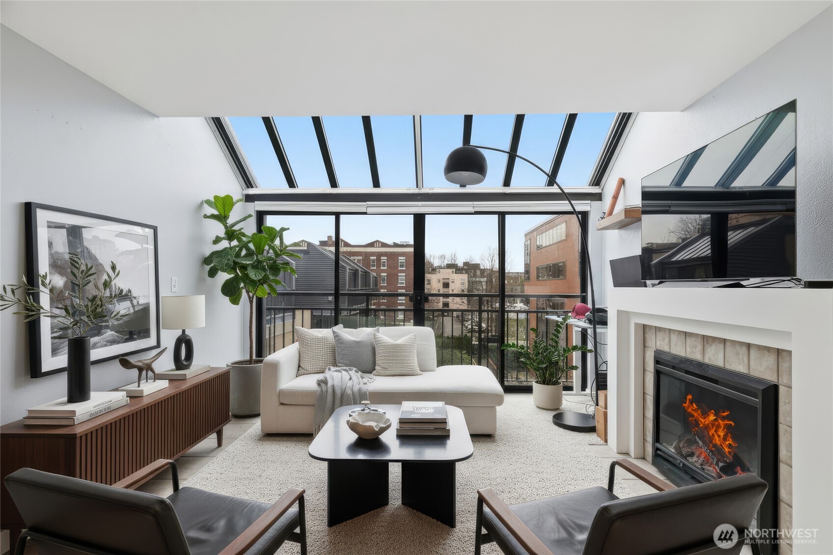 275 W Roy Street Unit: 412