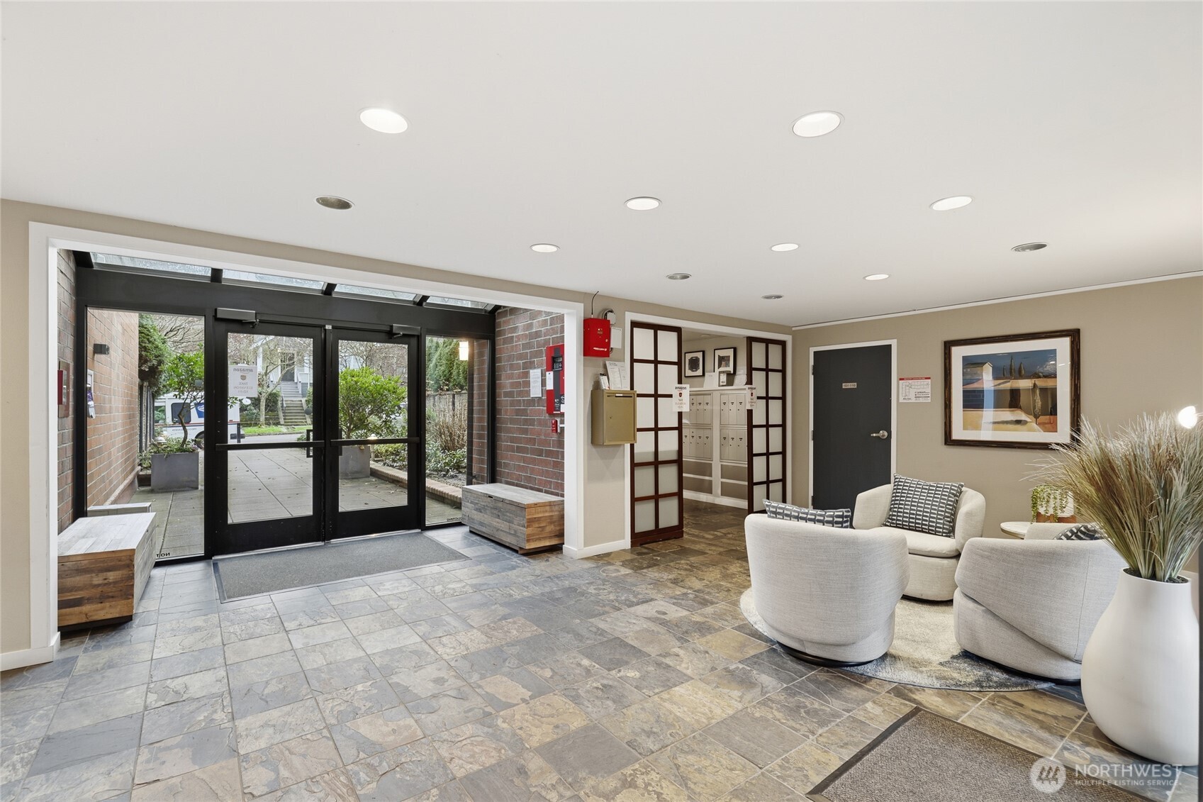 275 W Roy Street Unit: 412