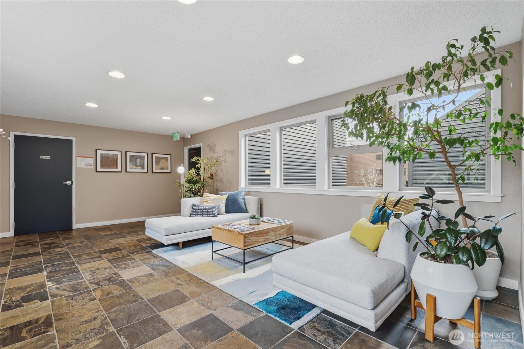 275 W Roy Street Unit: 412