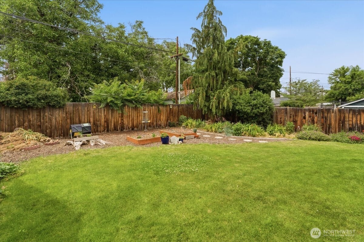 1002 Vassar Avenue
