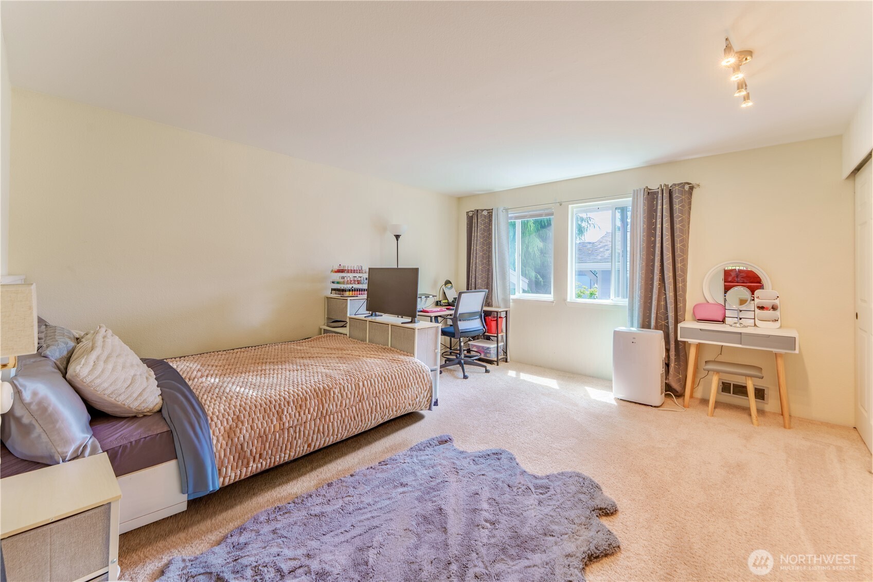 907 N 163rd Street Unit: A32