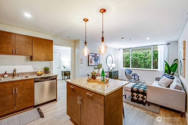 626 4th Avenue W Unit: 104