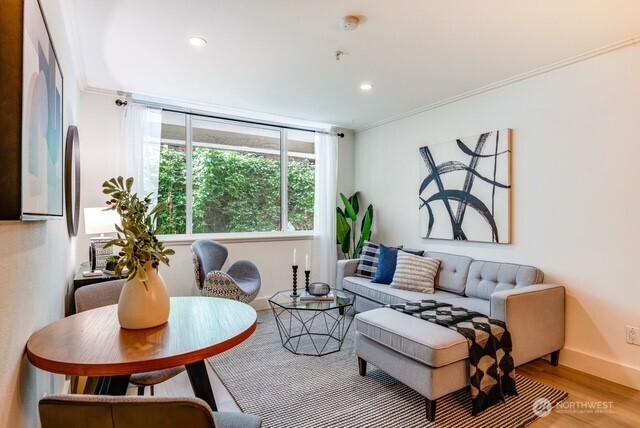 626 4th Avenue W Unit: 104