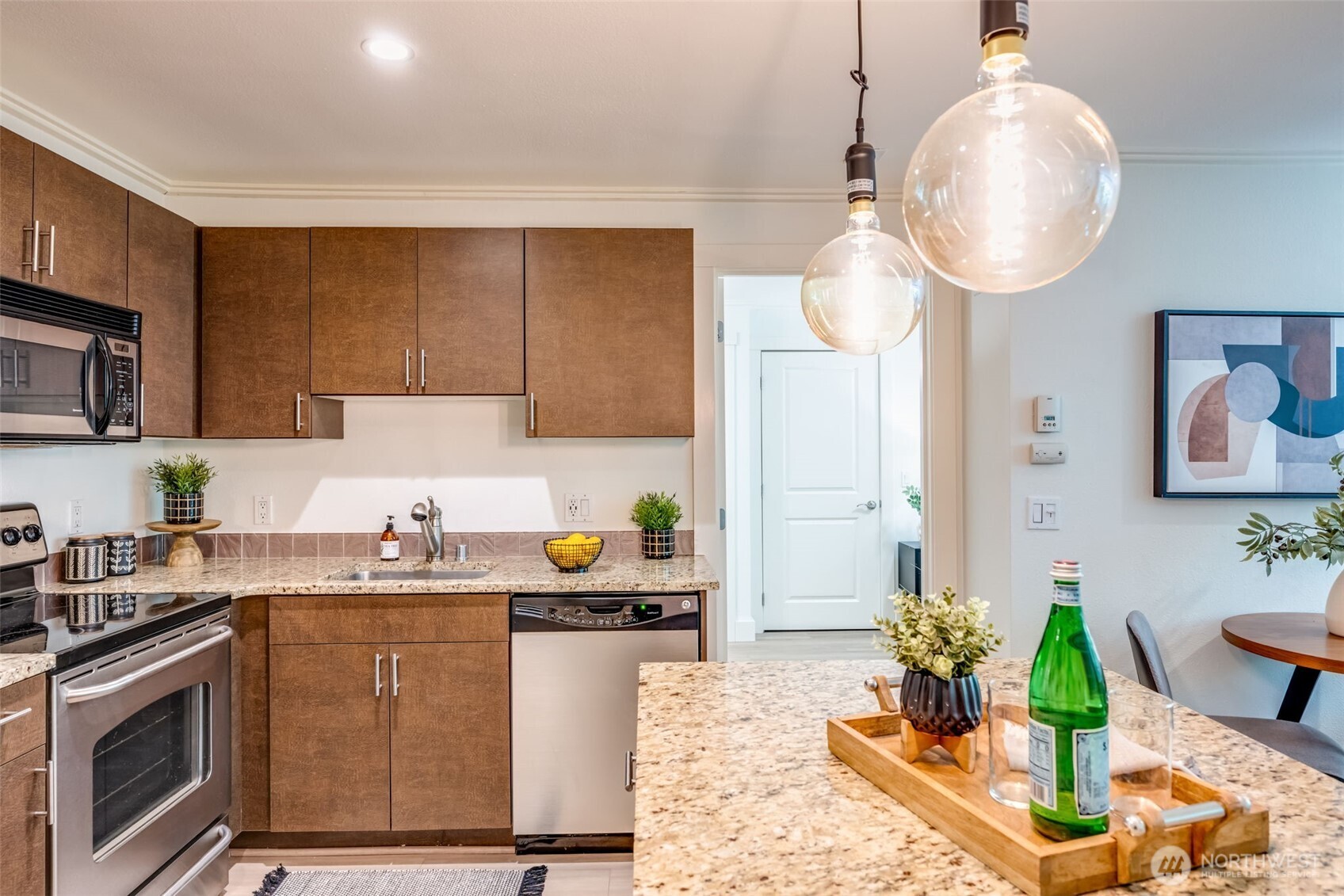 626 4th Avenue W Unit: 104