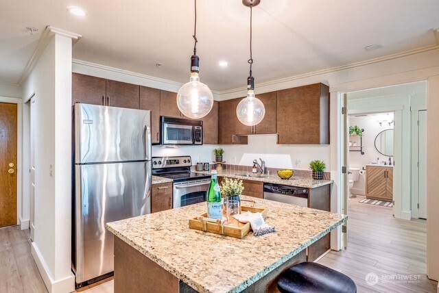 626 4th Avenue W Unit: 104