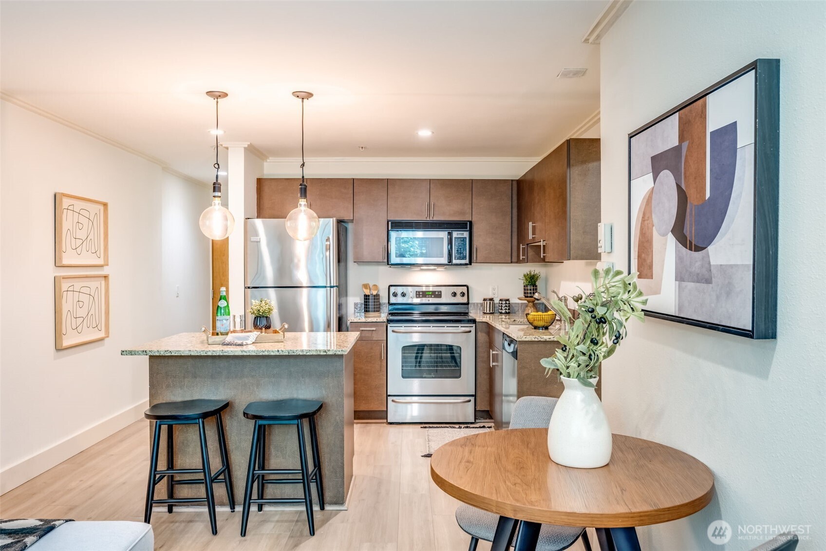 626 4th Avenue W Unit: 104