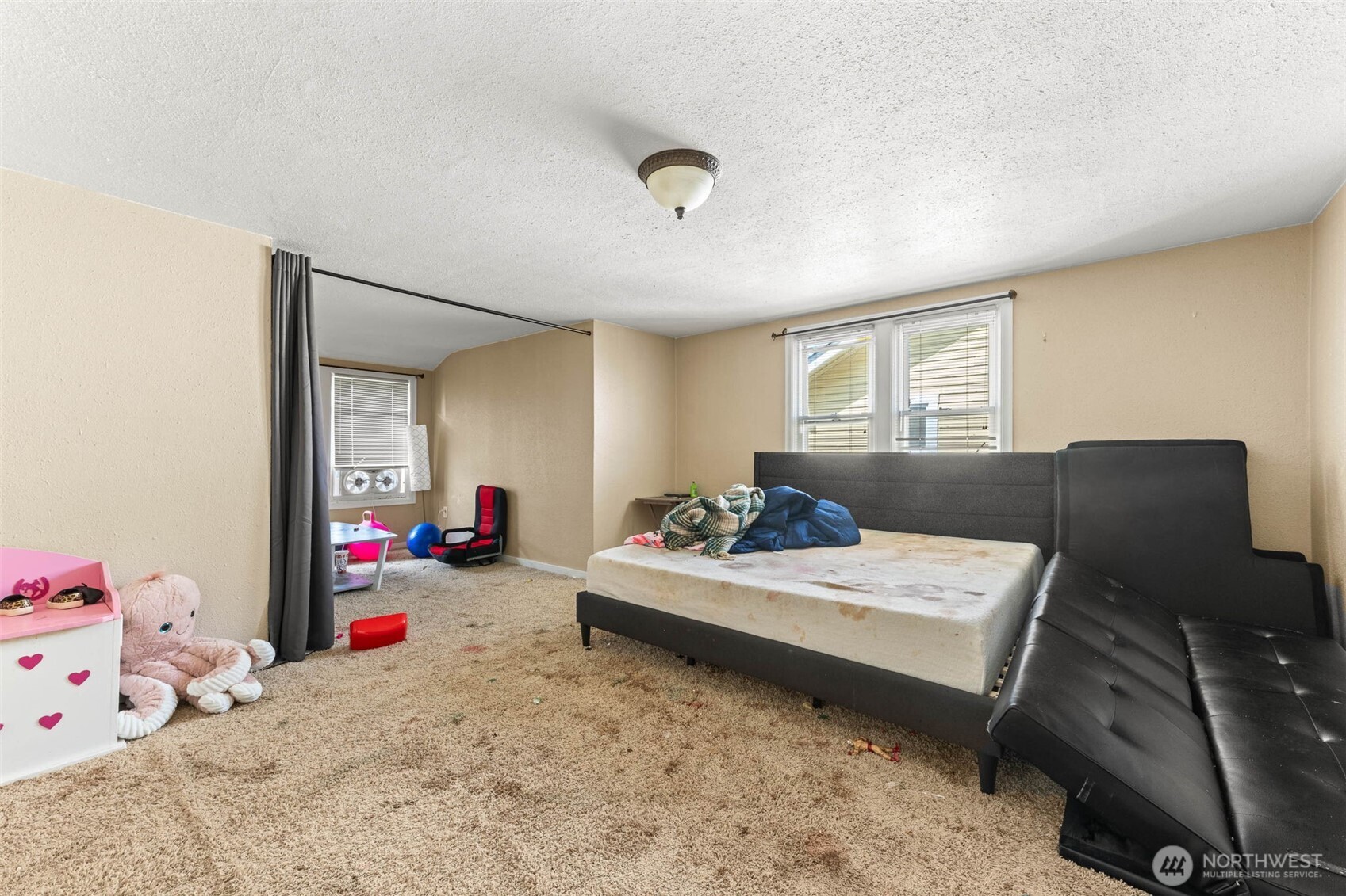 422 W 3rd Street