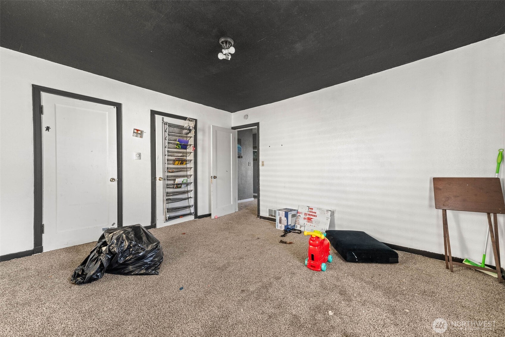 422 W 3rd Street