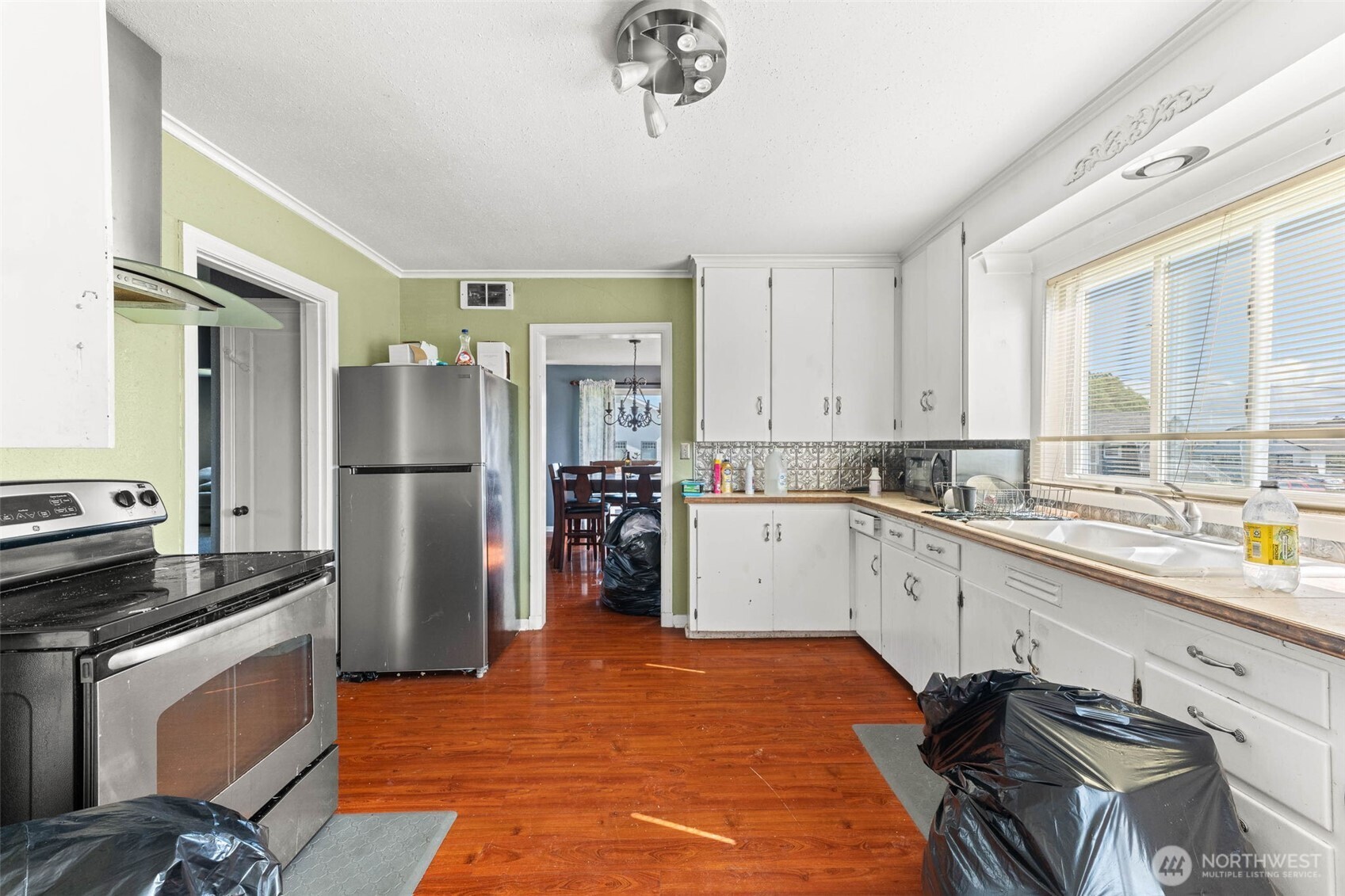 422 W 3rd Street