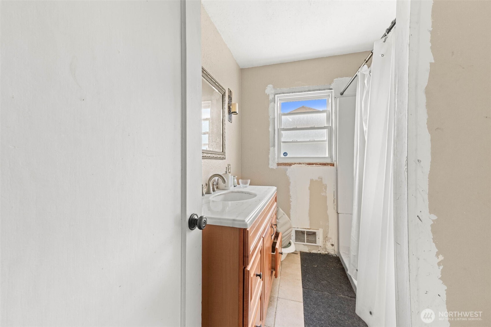 422 W 3rd Street