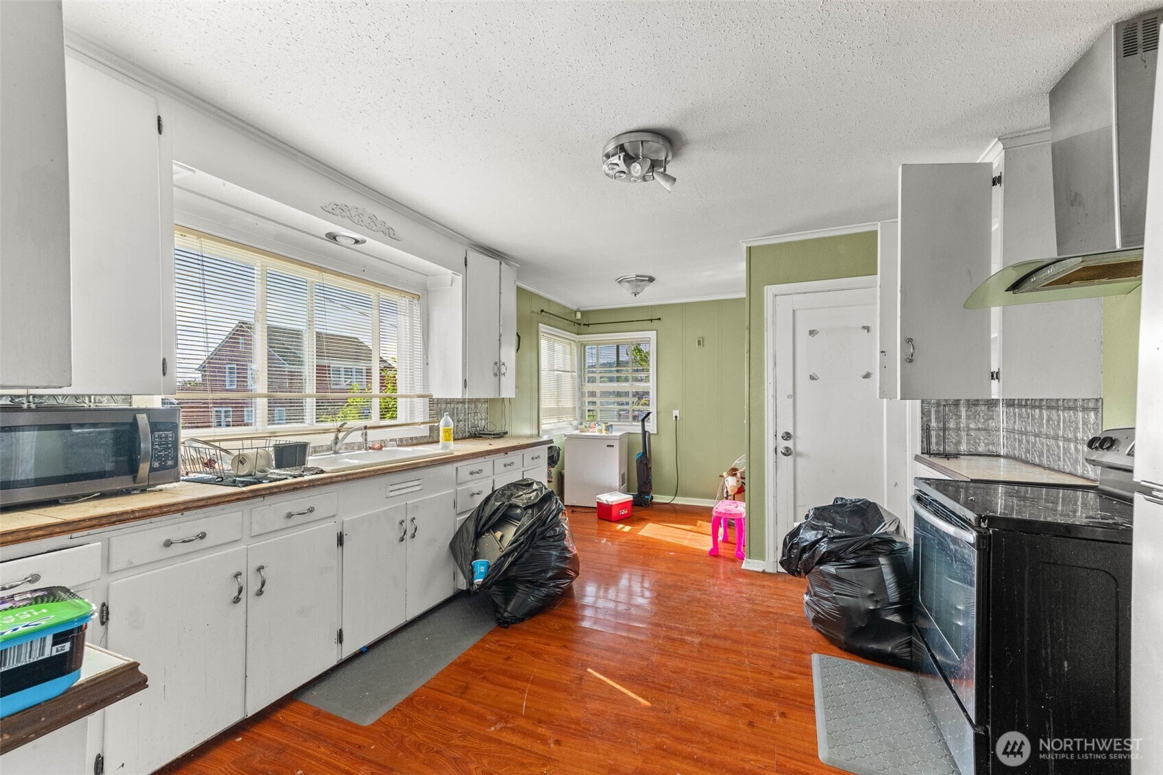 422 W 3rd Street