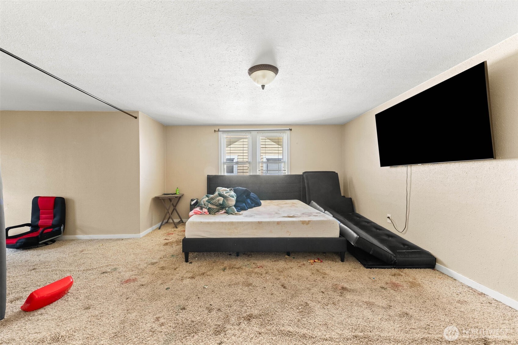 422 W 3rd Street