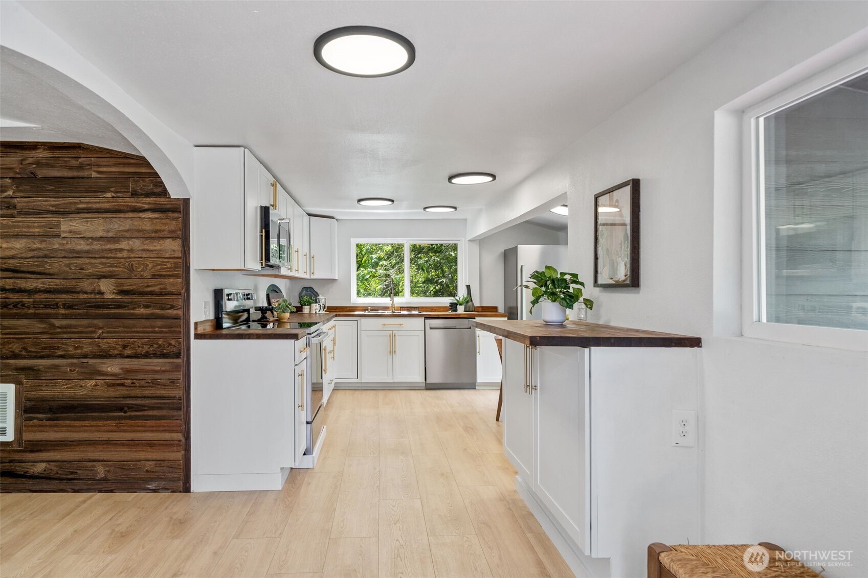 341 Maple Avenue
