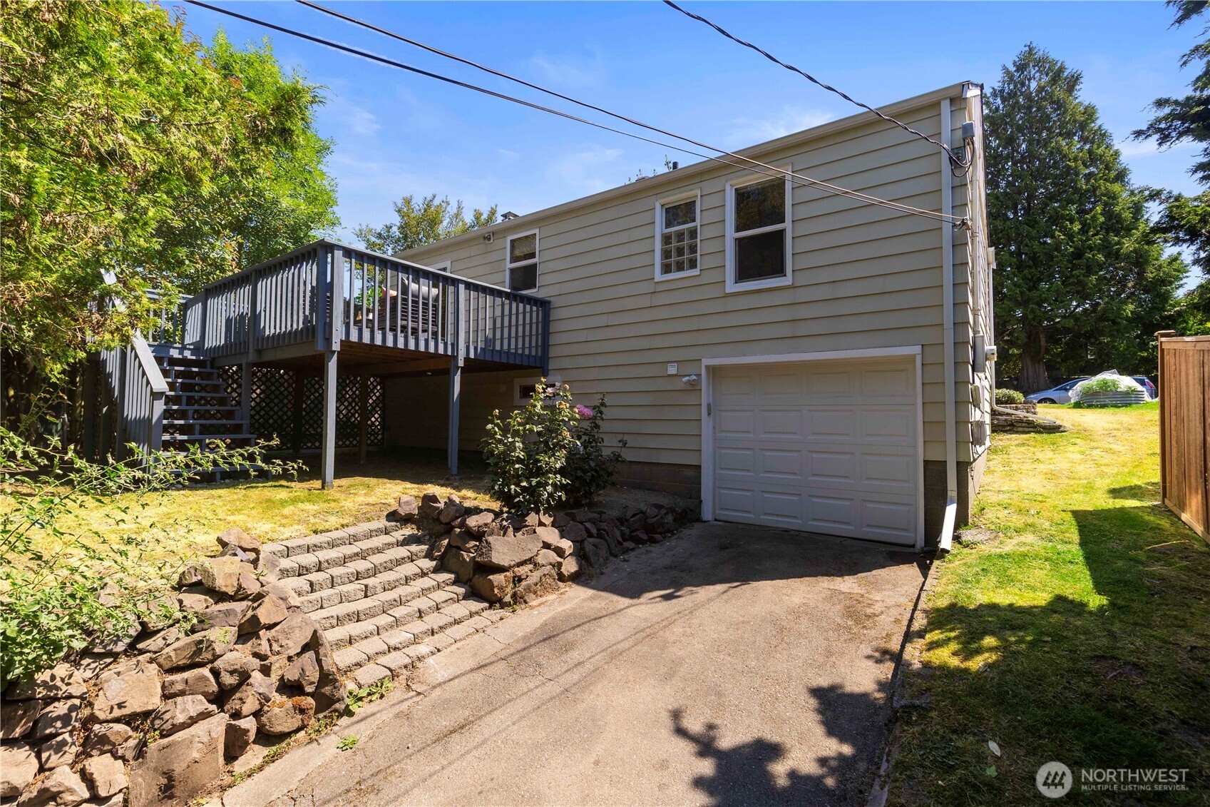 5833 57th Avenue NE