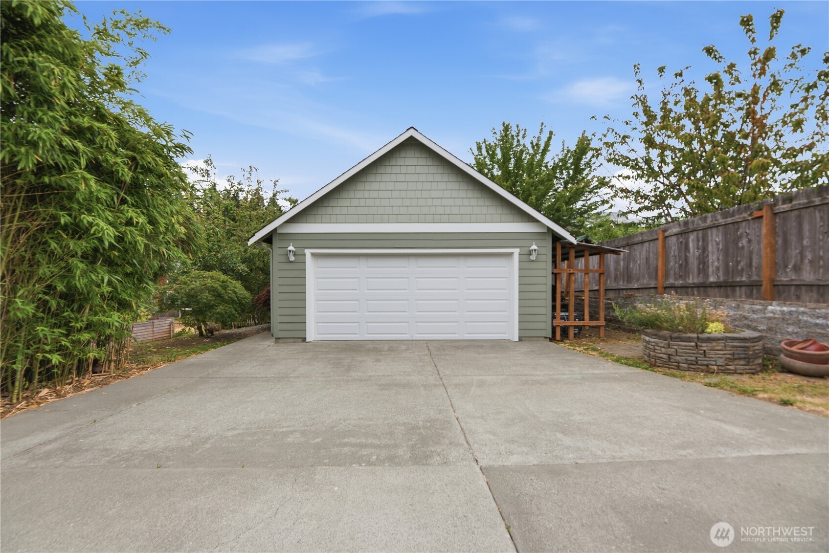 2484 Soundview Drive NE