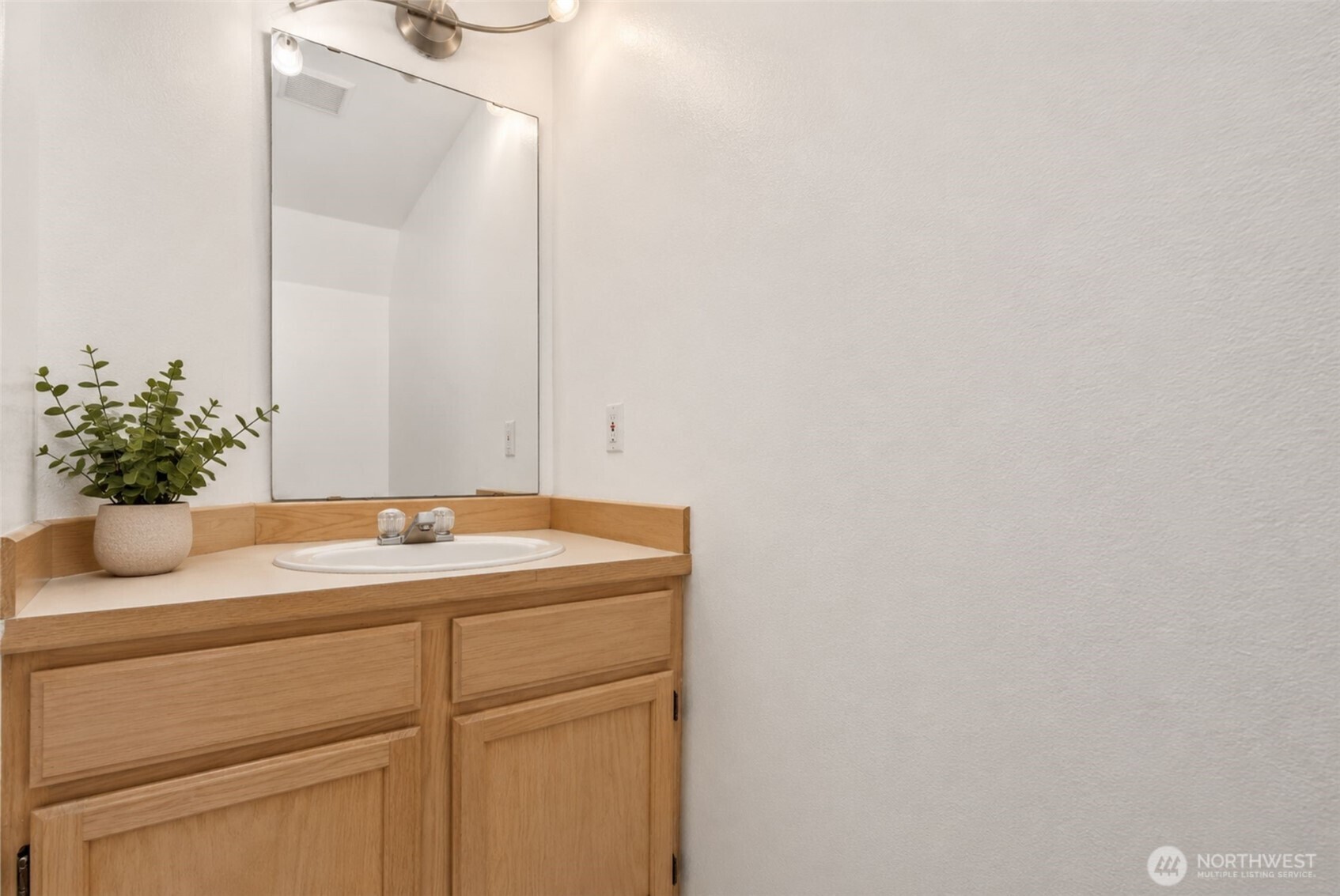 933 4th Avenue N Unit: 102