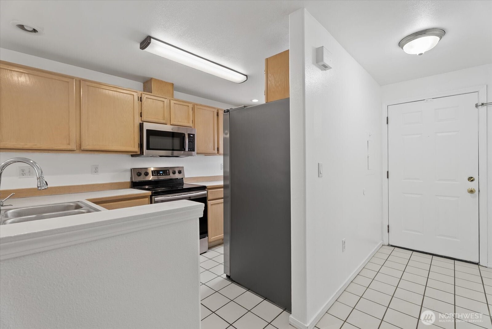 933 4th Avenue N Unit: 102