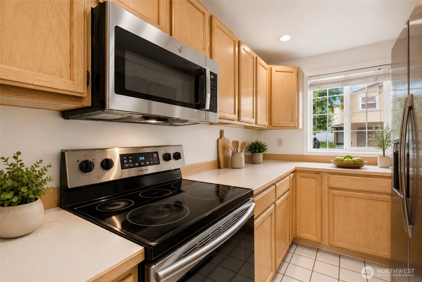 933 4th Avenue N Unit: 102