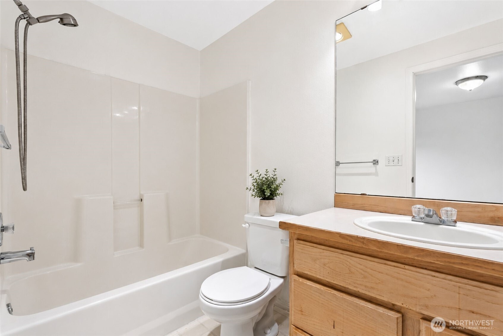 933 4th Avenue N Unit: 102