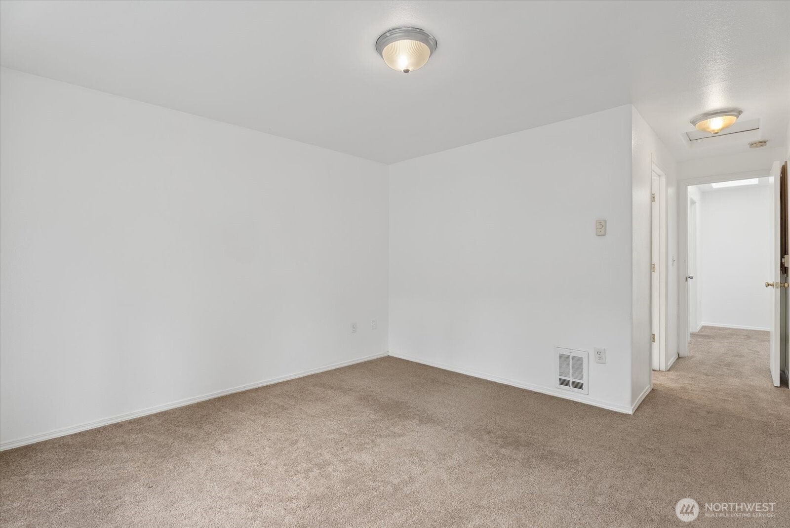 933 4th Avenue N Unit: 102
