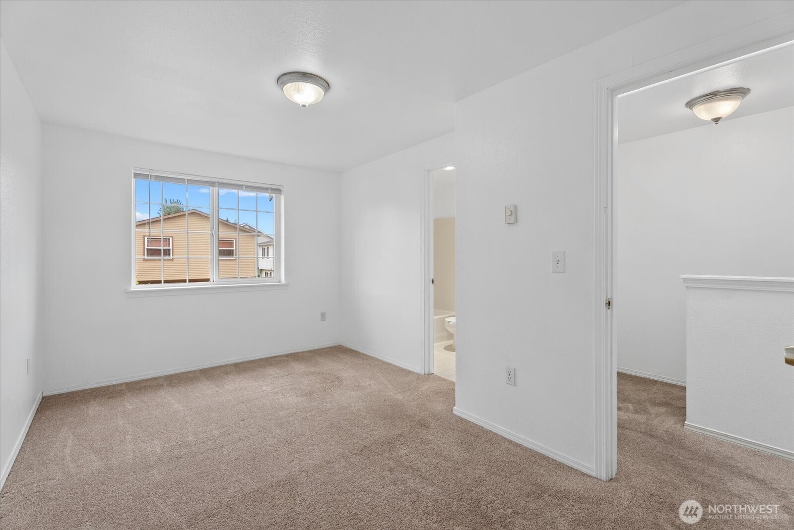 933 4th Avenue N Unit: 102