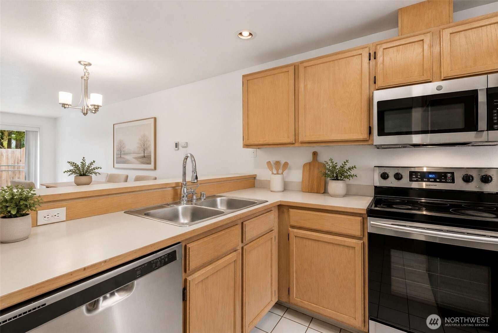 933 4th Avenue N Unit: 102