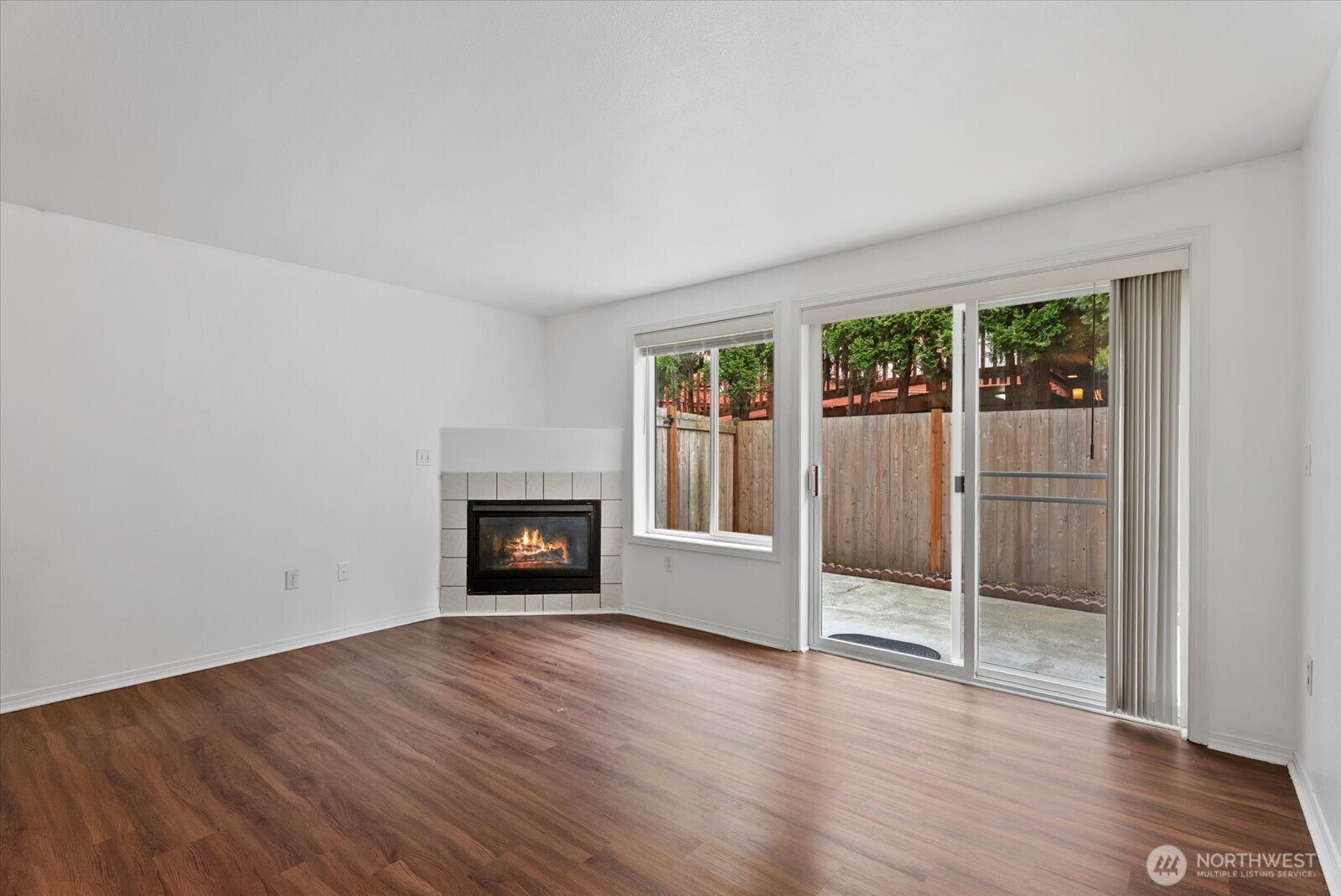 933 4th Avenue N Unit: 102