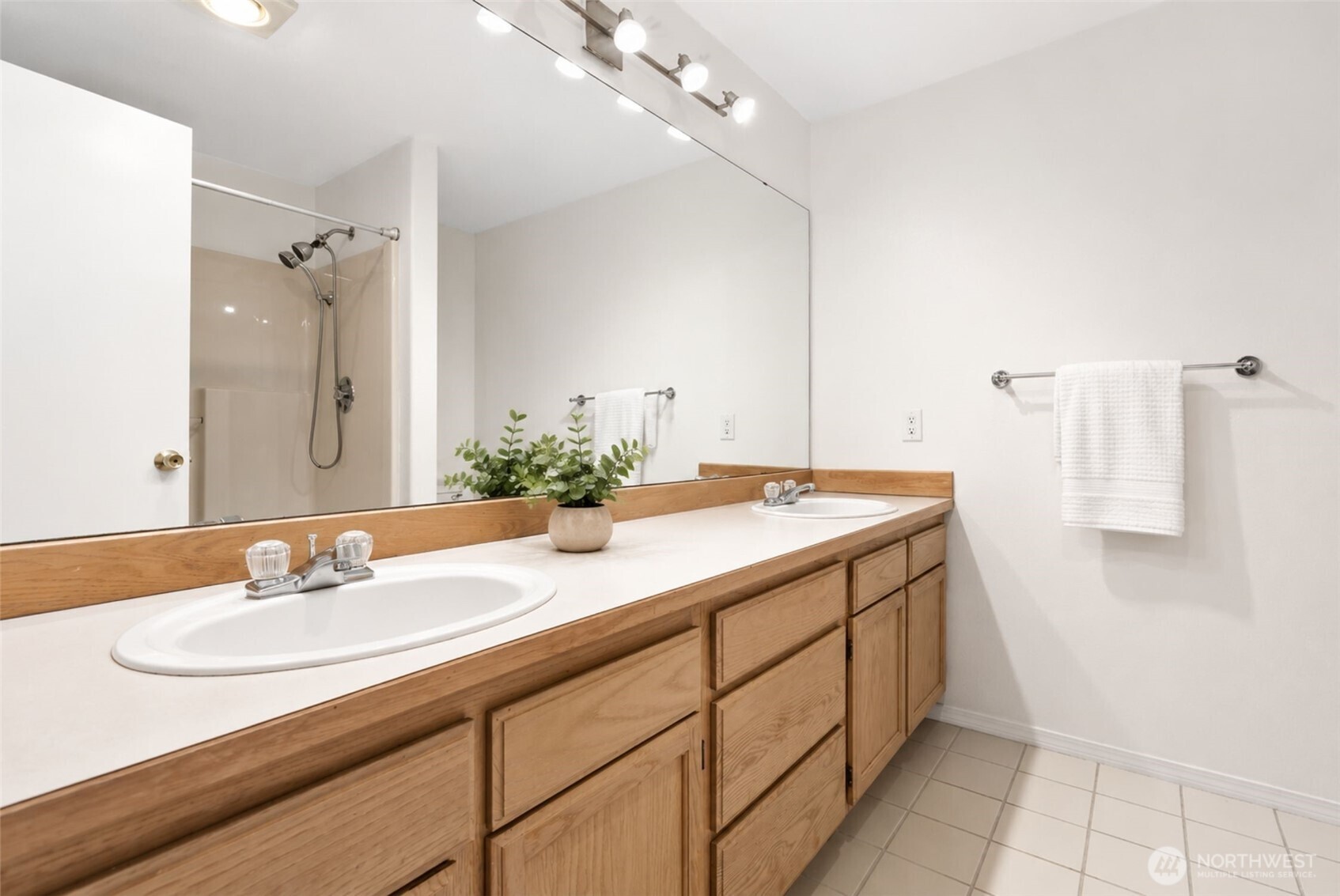933 4th Avenue N Unit: 102