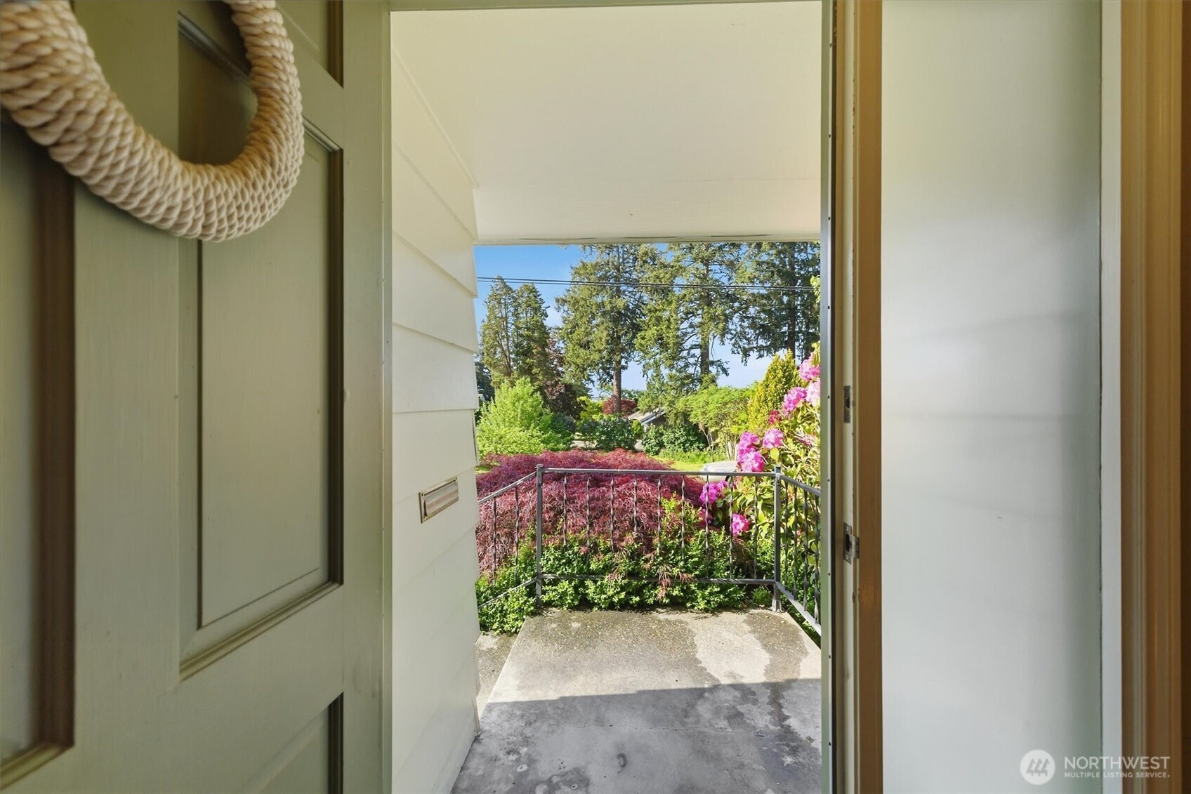 421 E Washington