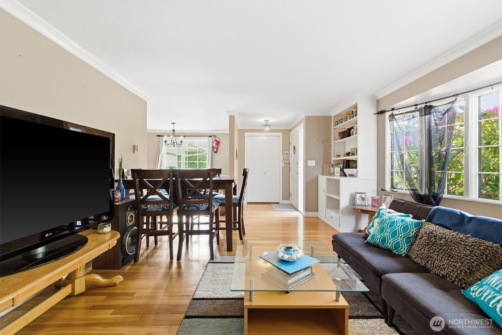 421 E Washington