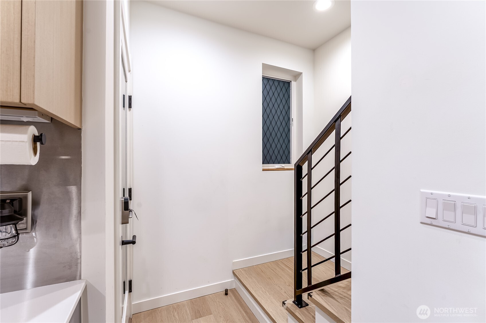 10350 Wallingford Avenue N Unit: B