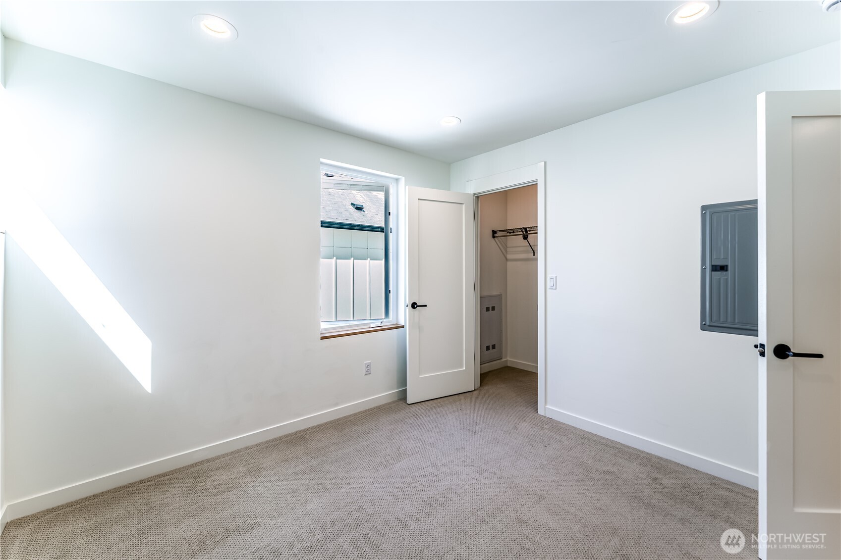 10350 Wallingford Avenue N Unit: B