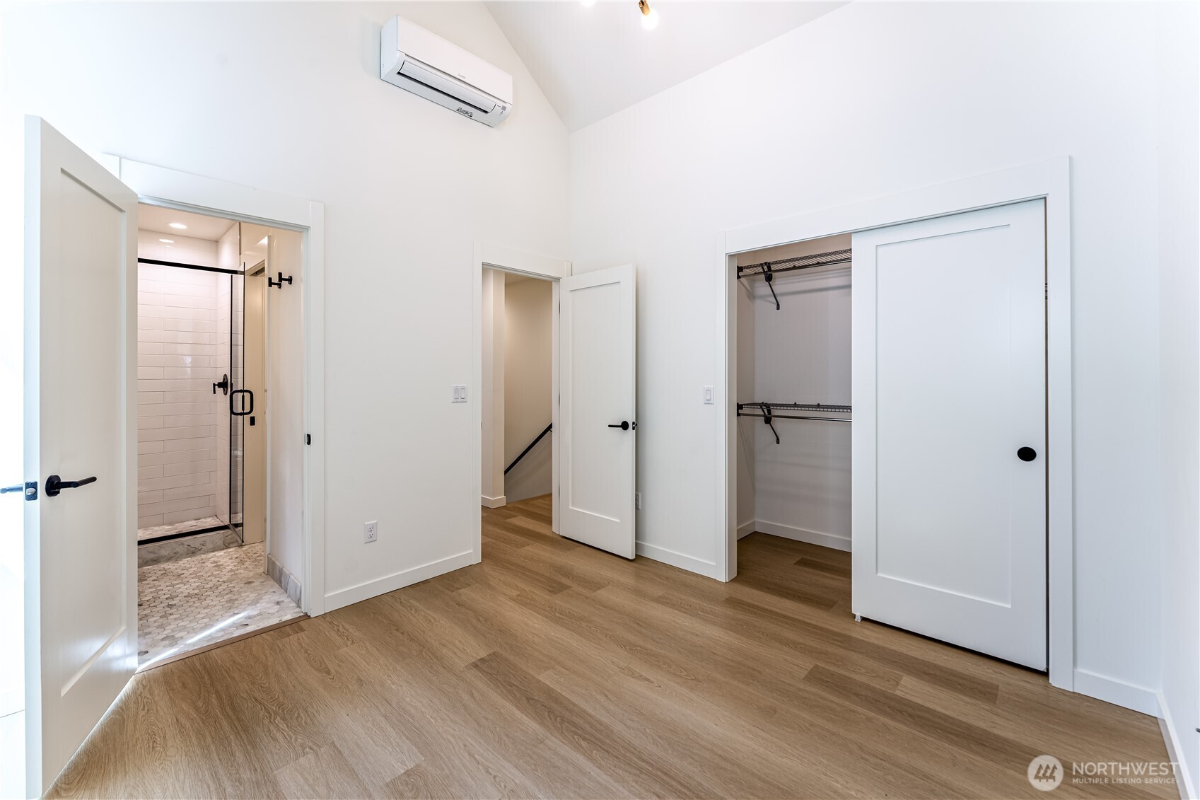 10350 Wallingford Avenue N Unit: B