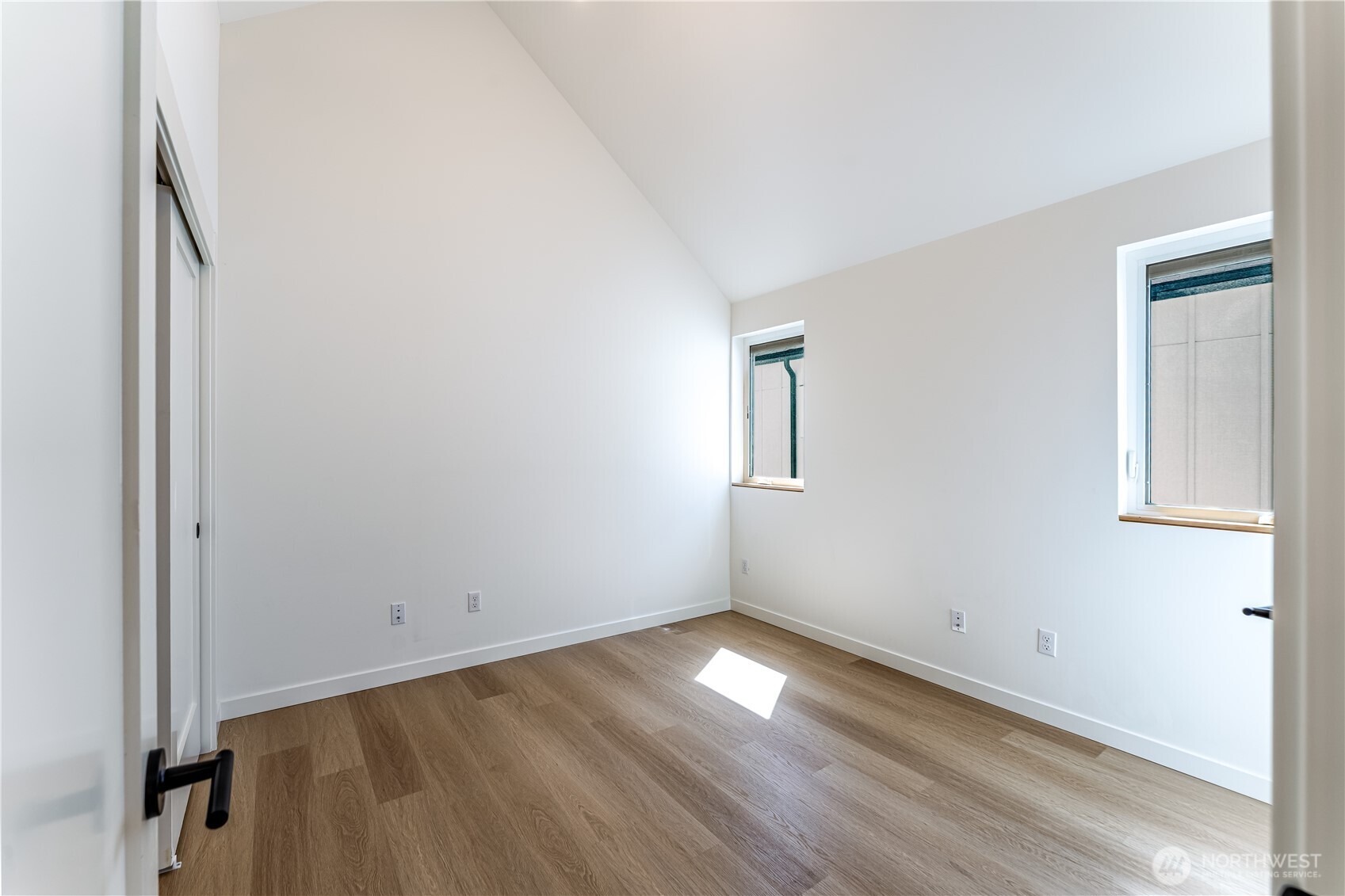 10350 Wallingford Avenue N Unit: B
