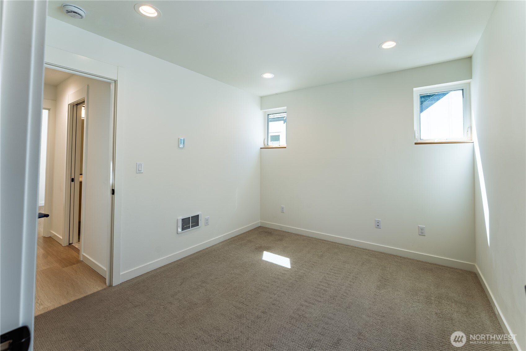 10350 Wallingford Avenue N Unit: B