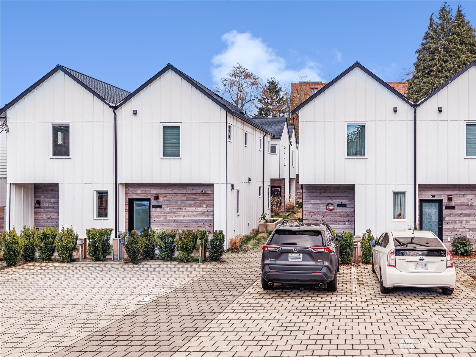 10350 Wallingford Avenue N Unit: B